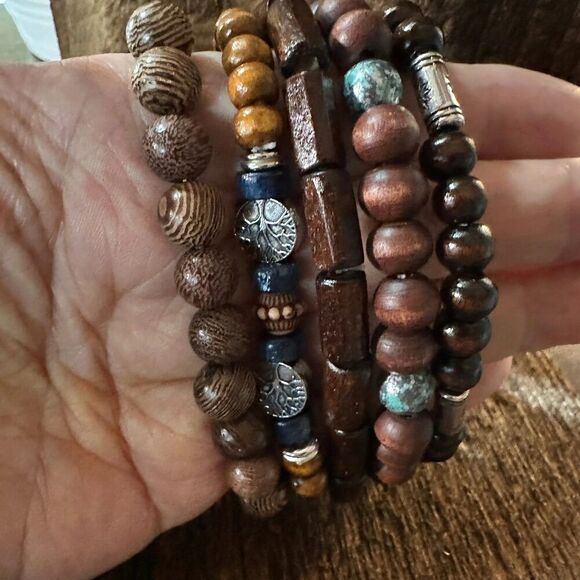 Bohemian Hippie Bracelet Set: Chic Wooden Beads & Coconut‎ Shell | 5-Piece Gift - Picture 5 of 10